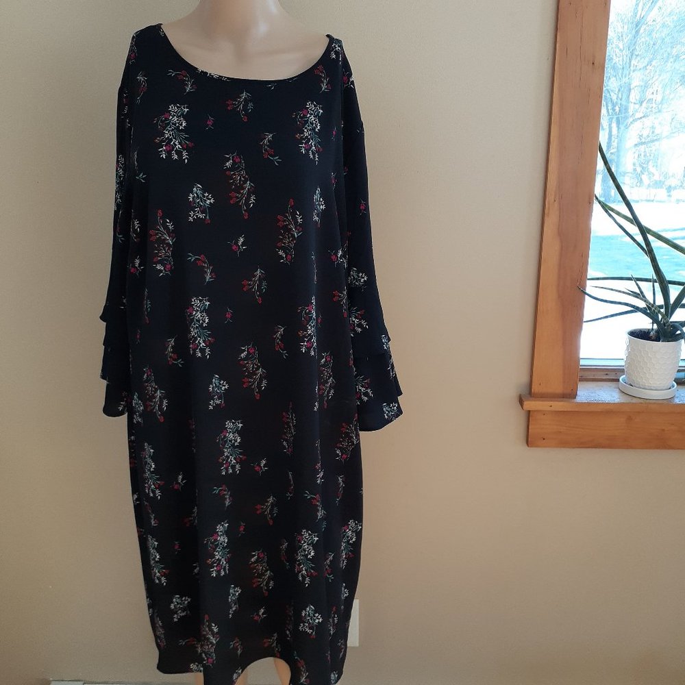 Attention XL floral dress fun sleeves